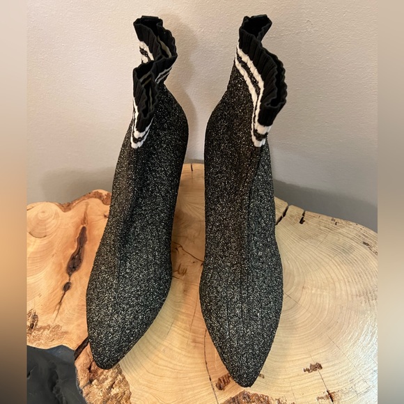 STUART WEITZMAN Waverly Sock Booties Black and Gold Glitter w/Stripe Top sz. 9.5 - Picture 4 of 8